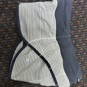 Lululemon shorts size 4